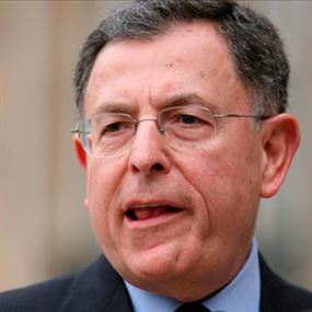 مسيحيو 14 آذار وراء جعجع.. رغم محاولات السنيورة مسيحيو 14 آذار وراء جعجع.. رغم محاولات السنيورة