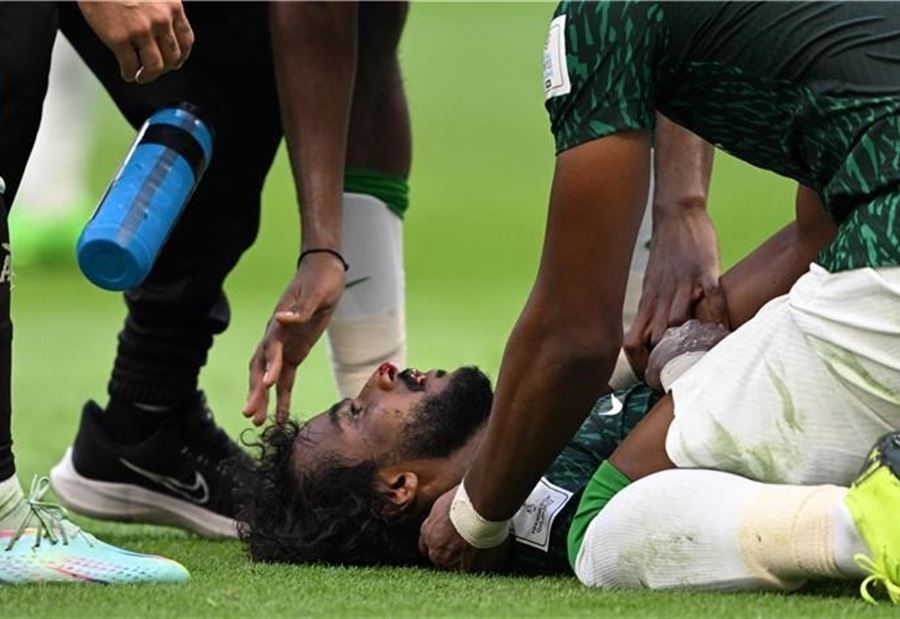 بعد إصابته... تطورات جديدة في حالة اللاعب السعودي ياسر الشهراني 