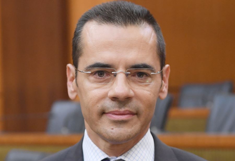 علامة يُغرّد عن الخلافات حول التعيينات الإدارية