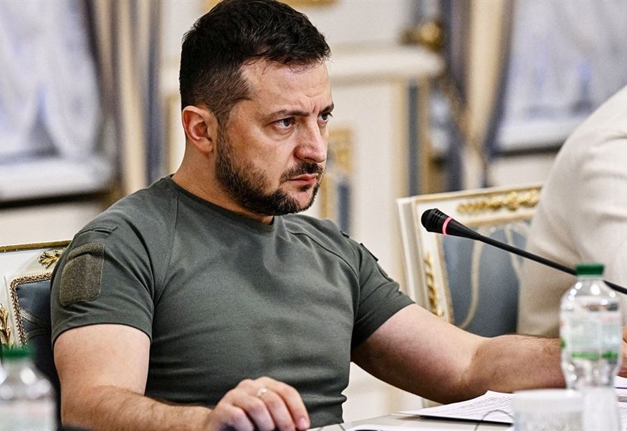 تصريح "مُفاجئ" للرئيس الأوكراني في خلاف "علني نادر"