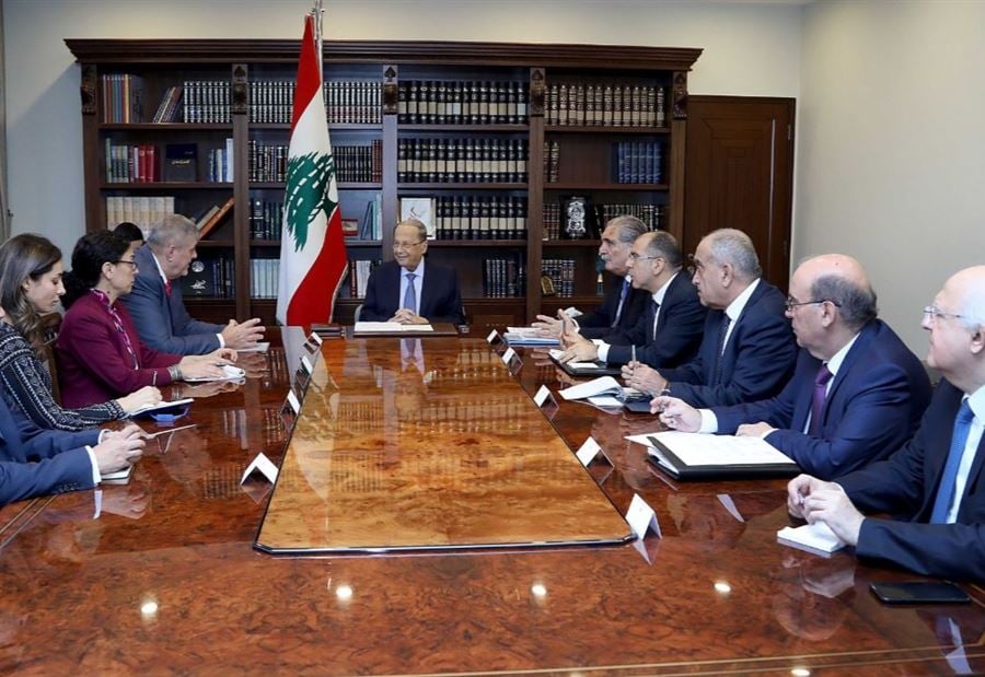 عون: لا بدّ من الحوار مع المتظاهرين 