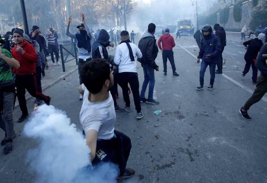 توقعات بإجراء تعديلات حكومية وتغييرات قيادية وشيكة في الجزائر توقعات بإجراء تعديلات حكومية وتغييرات قيادية وشيكة في الجزائر