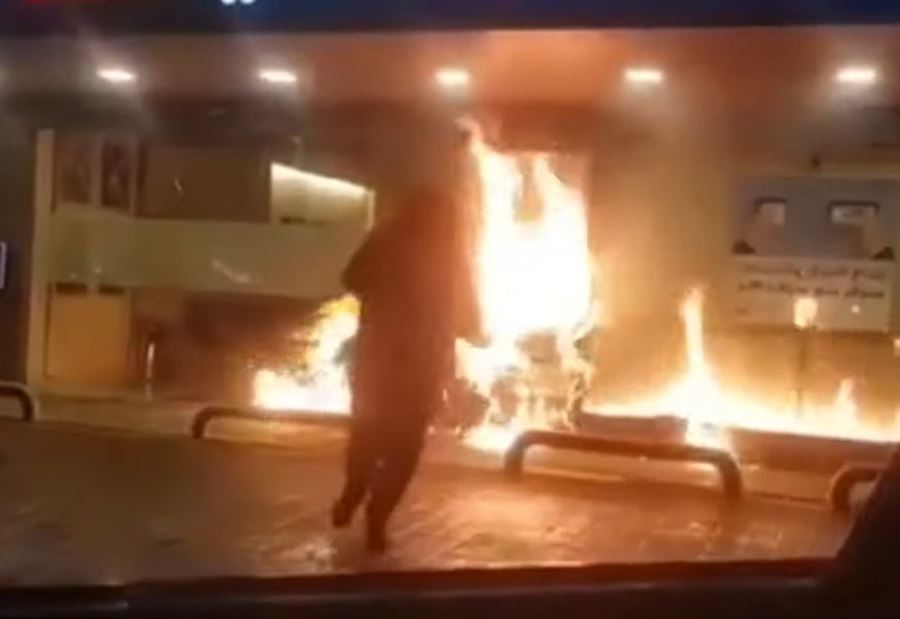 بيان من قيادة الجيش بخصوص متورط بإحراق بنك وتكسيره.. وفيديو يوثق