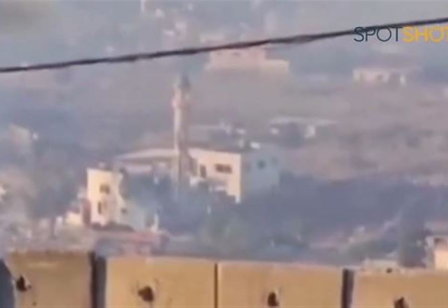 وسط الضحكات والغناء... جنود إسرائيليون يفجّرون مسجداً جنوبياً (فيديو) وسط الضحكات والغناء... جنود إسرائيليون يفجّرون مسجداً جنوبياً (فيديو)
