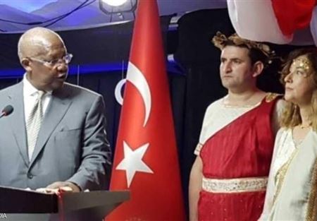 فستان سفيرة تركية يفجر غضب أنقرة.. والخارجية تستدعيها