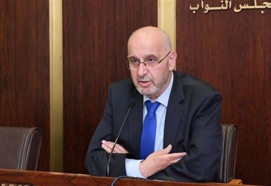 عراجي يُعلن رأيه من إلزامية تلقي "لقاح كورونا"!