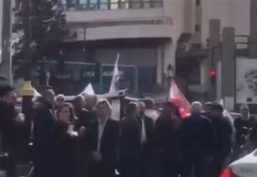 بالفيديو: حشودٌ تتحضر لِوداع باسكال سليمان