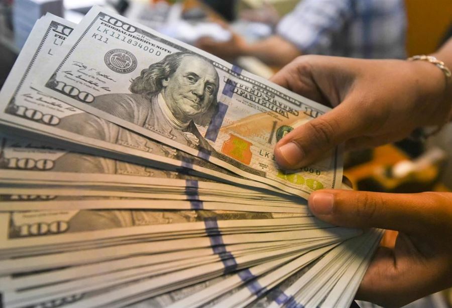 كيف أقفل سعر الدولار في السوق السوداء؟