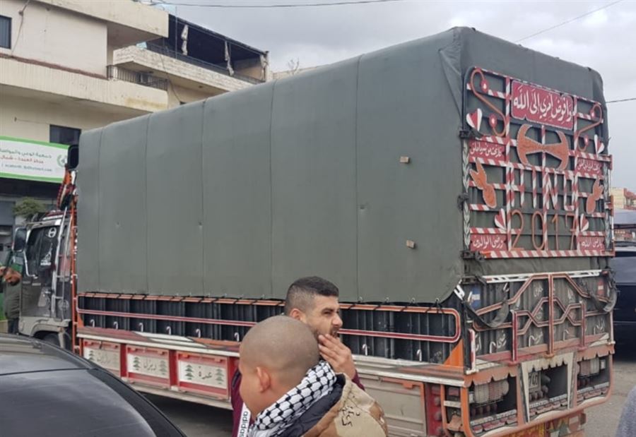 "الحراك الشمالي" يُسلم "بندورة مهربة" للأمن الداخلي