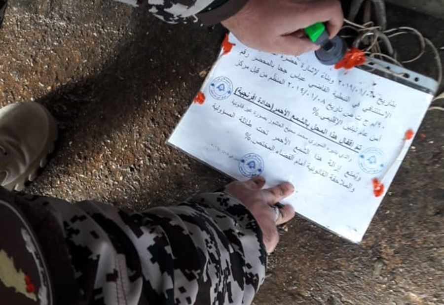 بالصورة: اقفال محل للحدادة مخالف للقانون في شقراء