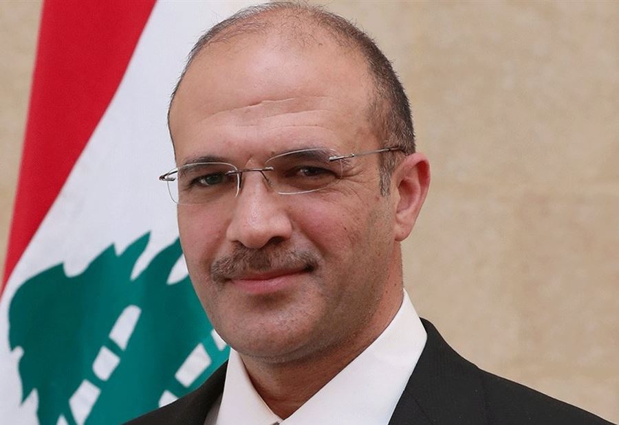 طالب لبناني دخل لبنان قادمًا من الصين... وزير الصحة يُعلّق