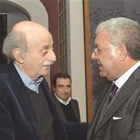 سجال ساخن بين جنبلاط والمشنوق سجال ساخن بين جنبلاط والمشنوق