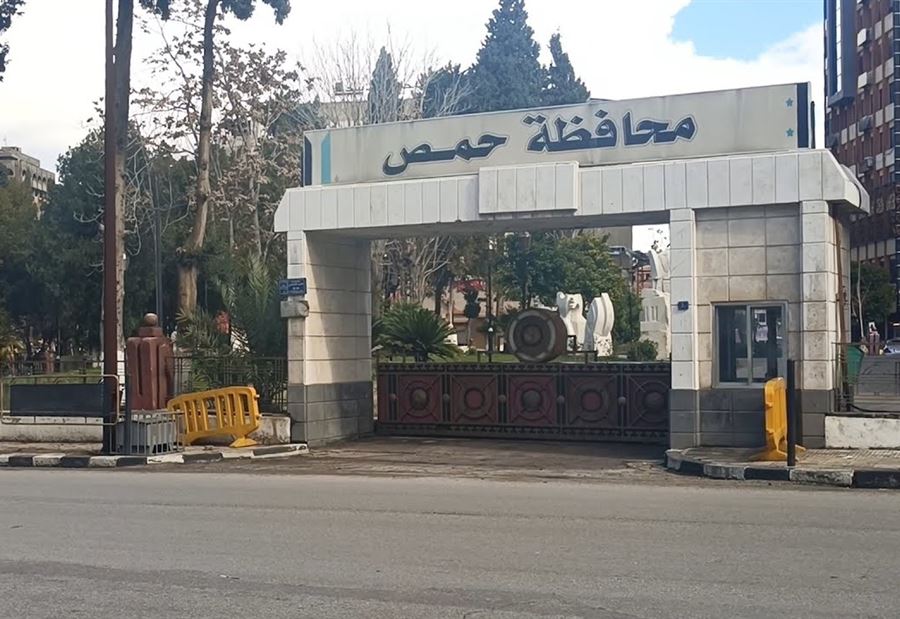 "بينهم عضو بارز في الحرس الثوري"... قتلى وإصابات بهجوم على سيارة في حمص