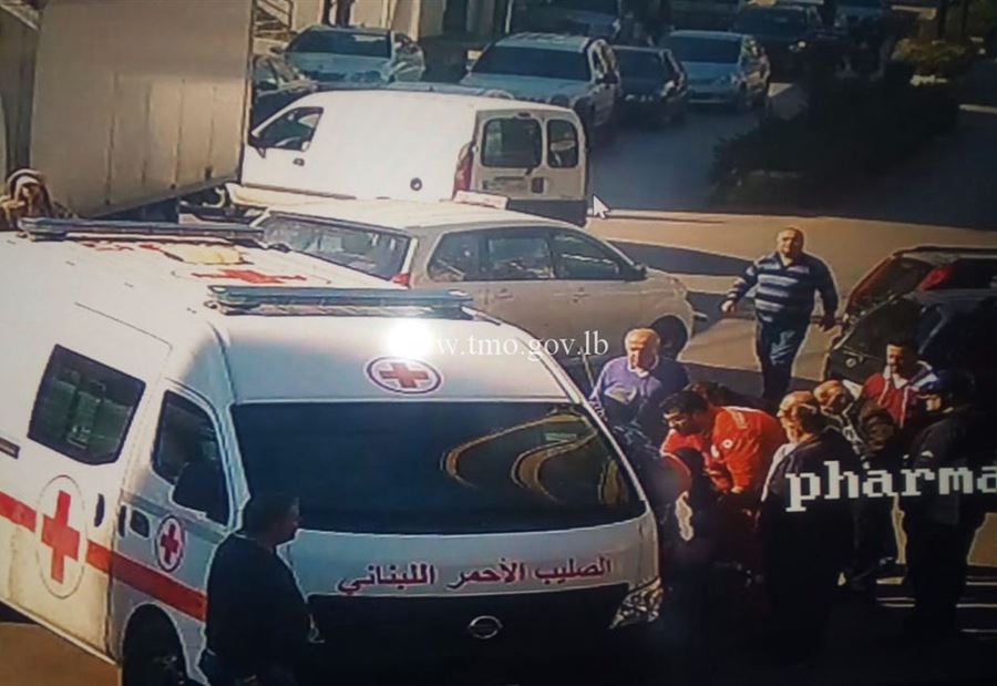 بالصورة: جريح بحادث صدم على طريق انطلياس جل الديب 