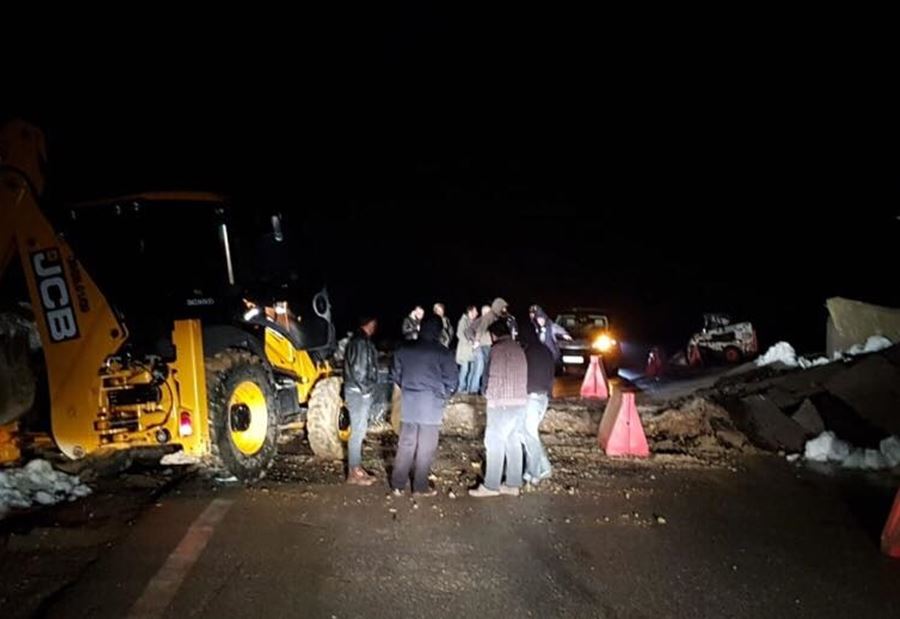 بالصور: المباشرة بإعادة تأهيل طريق ترشيش زحلة