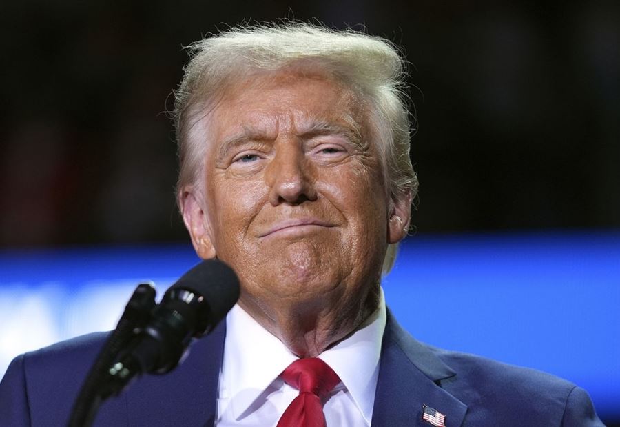 ترامب "قاب قوسين أو أدنى" من العودة إلى البيت الأبيض