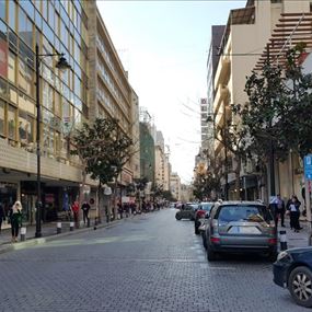 عناصر حزبية بازياء عسكرية في بيروت  عناصر حزبية بازياء عسكرية في بيروت
