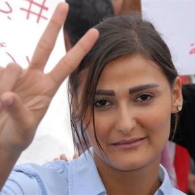 سجال حاد بين بدر الدين وشرطي ينتهي بالمخفر! 