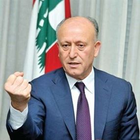 ريفي يخوض 