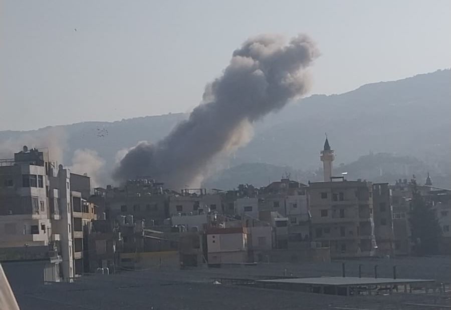 غارتان إسرائيليتان على محيط الجامعة اللبنانية في الحدث (فيديو) غارتان إسرائيليتان على محيط الجامعة اللبنانية في الحدث (فيديو)
