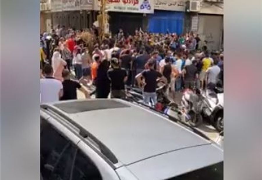 بالفيديو: مشهدٌ صادمٌ لـ "طوابير" أمام محال الصيرفة