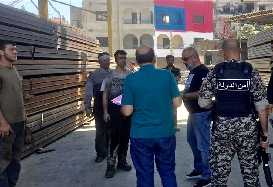 مداهمات ومحاضر ضبط لمفتشي "العمل" في زغرتا