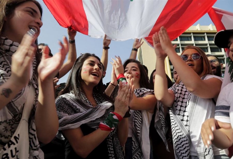 تقاريرٌ من السفارات 
