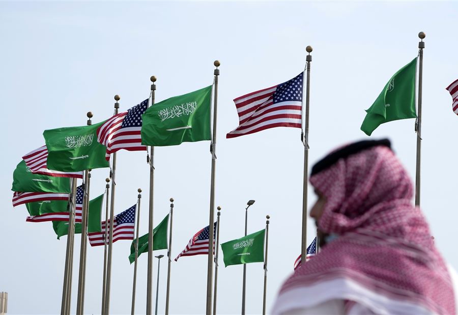 "بين السعودية وإسرائيل"... استبدالٌ على لائحة الأوليات الأميركية!