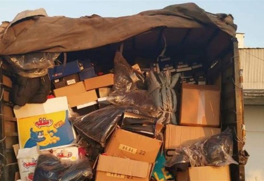 بالصورة: ضبط أحذية مهربة بالصورة: ضبط أحذية مهربة
