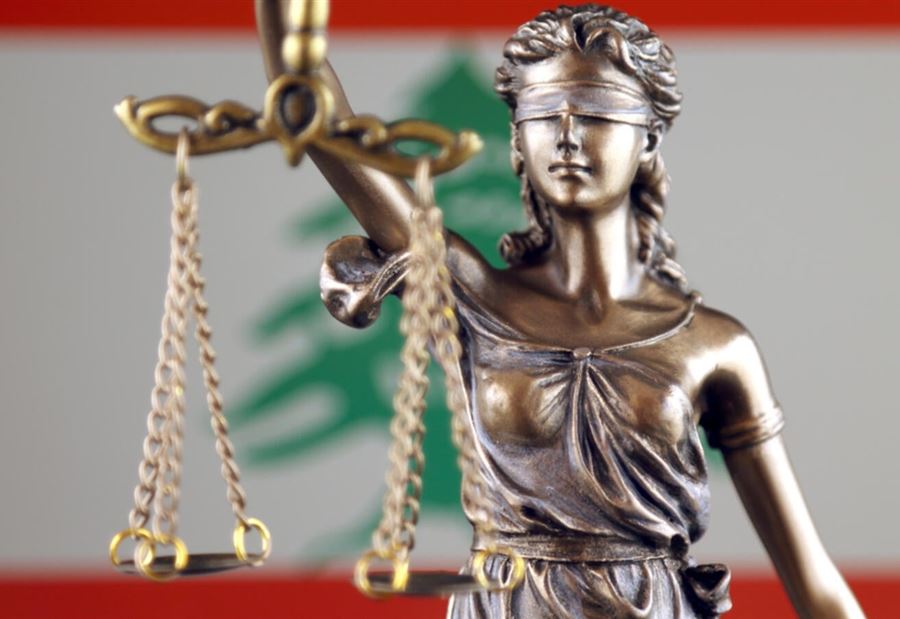 قليلٌ مِن رُفات جِيوفاني فالكوني