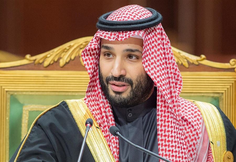 "ثلاث لمبات"... تودي بمسؤول سعودي للتحقيق أمام بن سلمان!