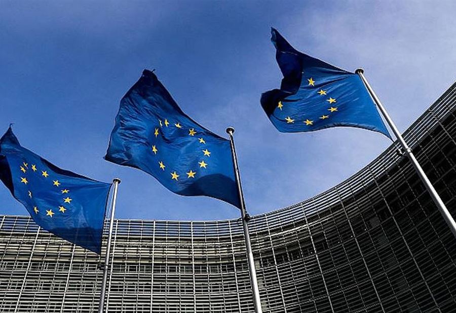 أوروبا تنتفض بعد مكالمة ترامب وبوتين "صفقةٌ قذرة" تهدد أوكرانيا