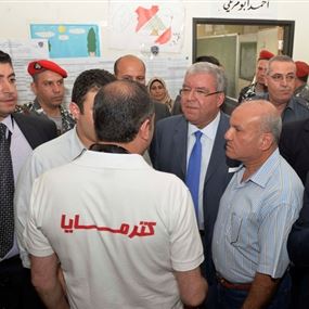 المشنوق تفقد مراكز الاقتراع في كترمايا: الوضع ممتاز