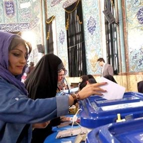 إيران.. وزارة الداخلية تمدد الانتخابات ساعتين