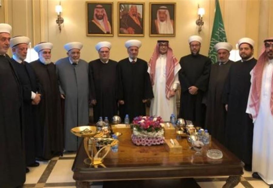 هذا ما دار بين المفتين وبخاري 