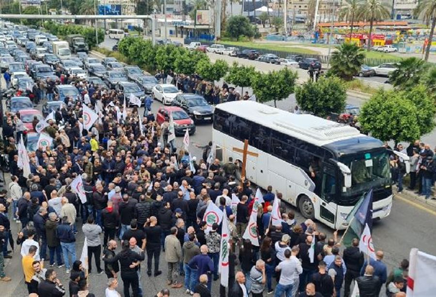 بالفيديو: تجمّع شعبي عند نهر الموت لإستقبال جثمان باسكال سليمان!