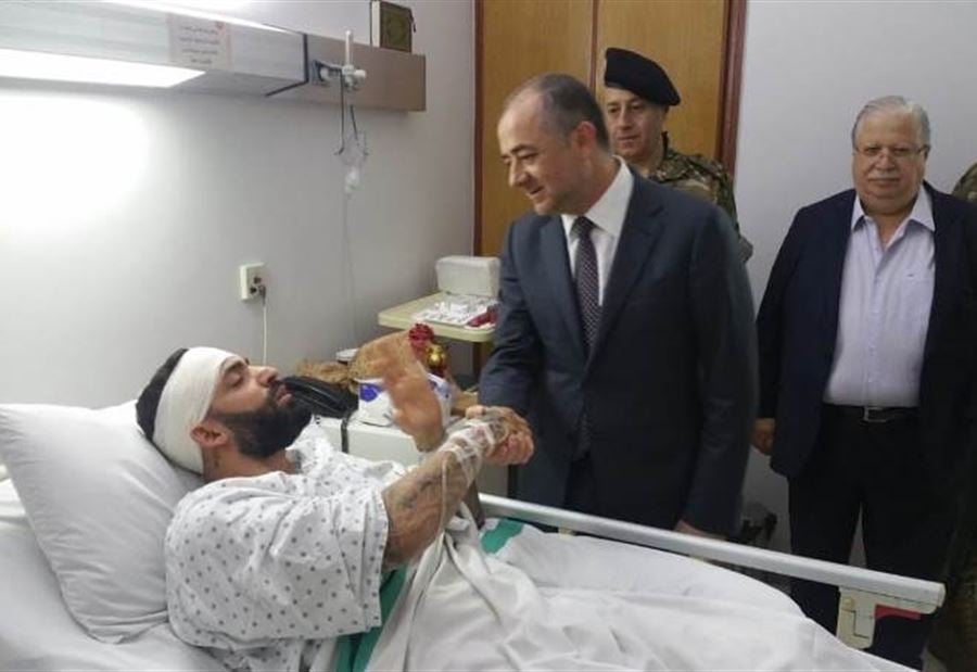 بالصورة: بو صعب يتفقد الجريح الفلسطيني مراد