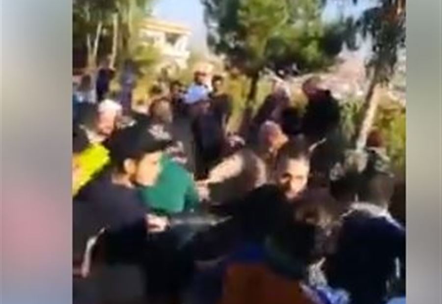 بالفيديو: جريحان بإشكال في راشيا على خلفية قطع الطريق