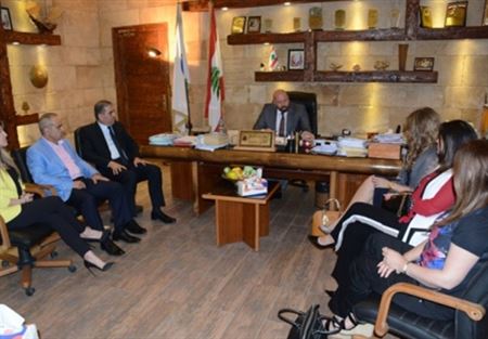 نهرا ترأس اجتماعا في سراي طرابلس