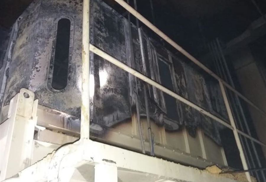 بالصور: إندلاع حريق بمعمل في كفرحزير