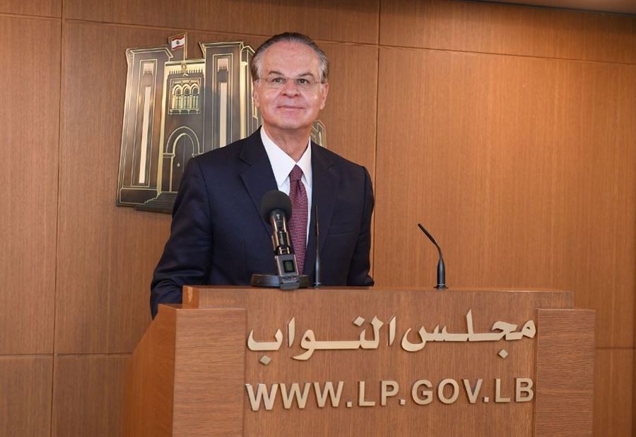 عدوان: "الملك السائب يعلم الناس الحرام"
