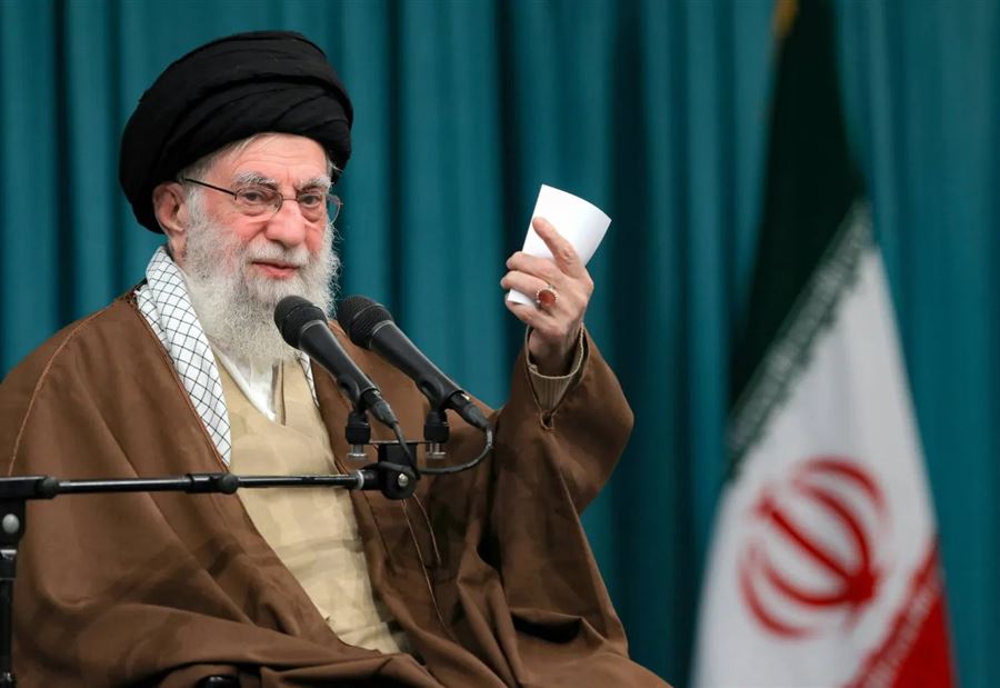 "إذا تعرّضت واشنطن لأمننا القومي"... خامنئي يتوعّد!