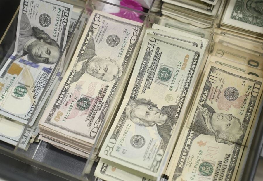 مفاجأة "مدوية" في مسار سعر صرف الدولار مستقبلاً!  
