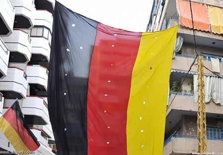 برج حمود ترتدي العلم الالماني "نكاية" بتركيا ! 