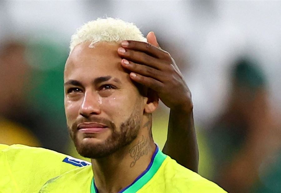 بعد خروج البرازيل... نيمار  يلمّح بالإعتزال