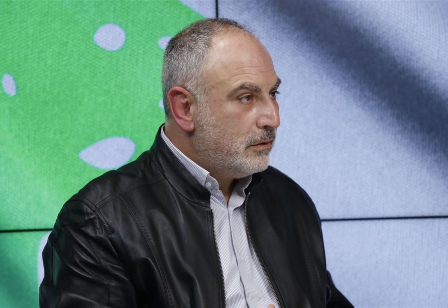 "أنتم زعران لا ثوار".. زياد أسود: من وين السوشي والبلو لايبل؟