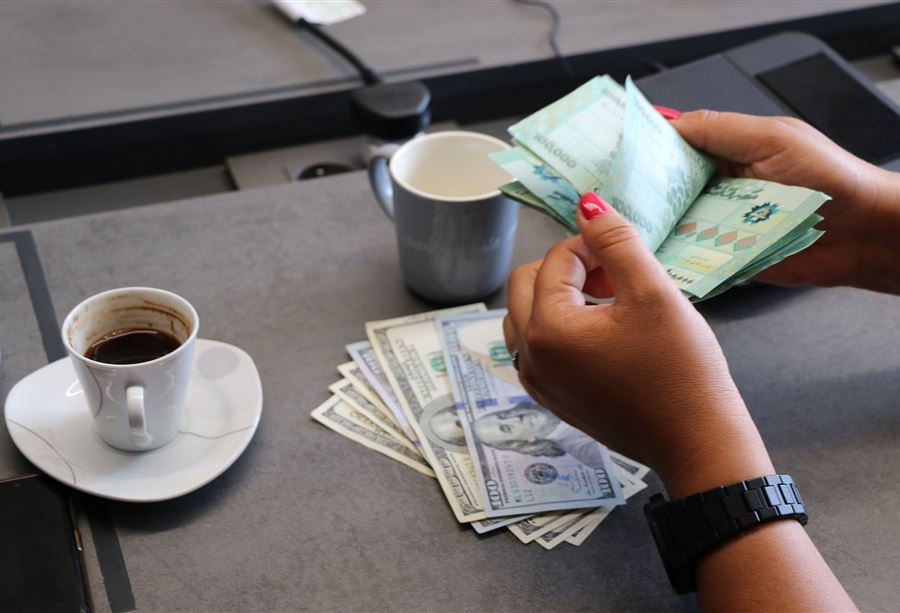 حسم 65% على الرواتب!