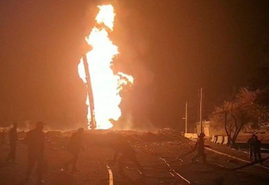 انفجار وحريق "هائل" بِأحد خطوط الغاز في إيران (فيديو وصور) انفجار وحريق "هائل" بِأحد خطوط الغاز في إيران (فيديو وصور)