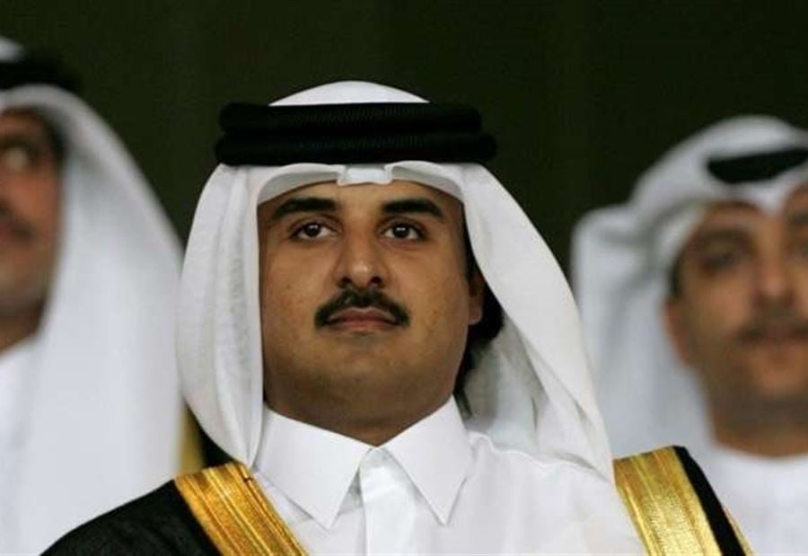 أمير قطر يؤكد عدم تراجع الدوحة عن موقفها من الأزمة