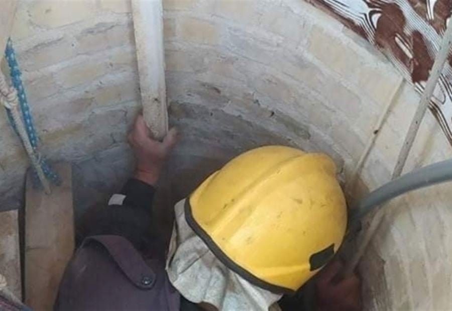 إنقاذ عراقي وابنه سقطا داخل بئر في العراق